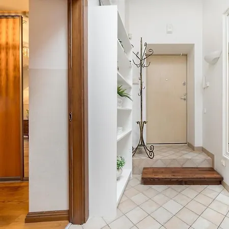 Cozy In Old Town Apartment *